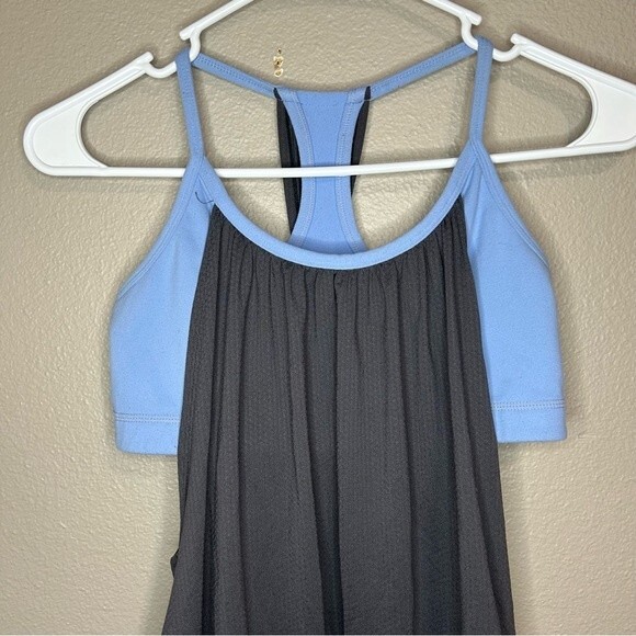 Lululemon No Limits gray tank top with blue built in sports bra size small 4 - Picture 2 of 6